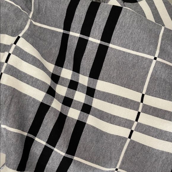 Mocha or Gray Print Wraps w/Sleeves - Picture 4 of 5